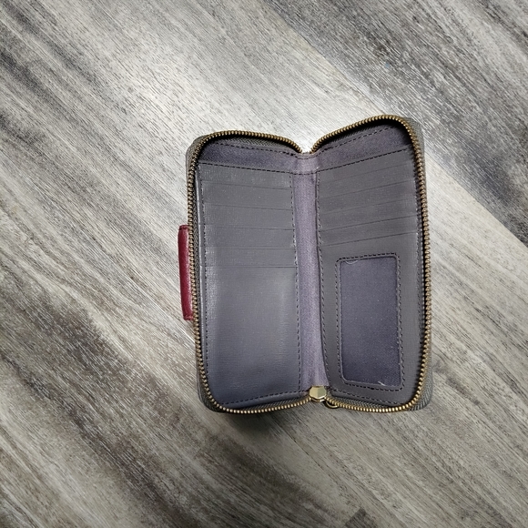 Fossil Wristlet - Picture 4 of 5